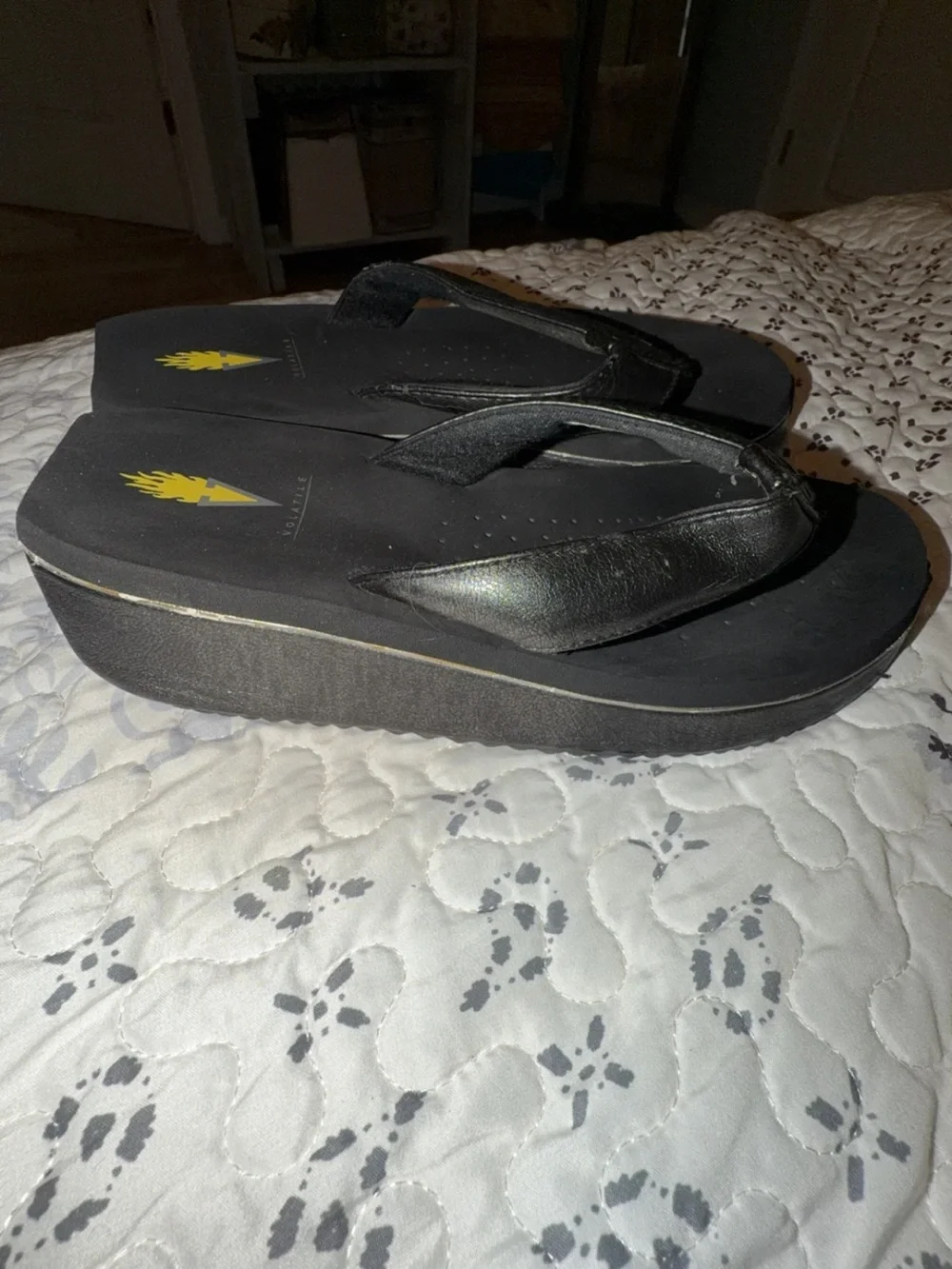 Black Flip Flop Sandals - Versatile Comfort